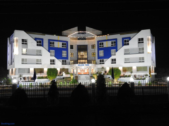 Golden Park Hotel & Resort