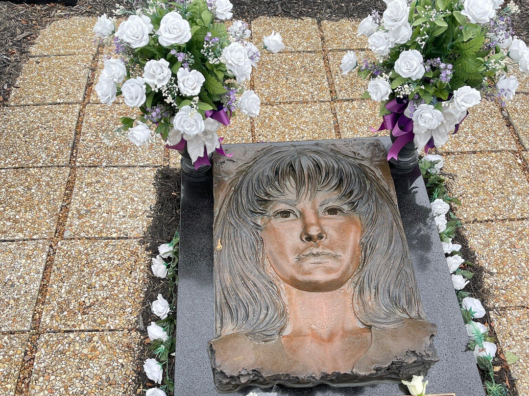 The Grave of Selena Quintanilla-Perez-科珀斯克里斯蒂市必去景点