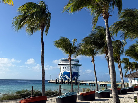 Grand Turk Cruise Center-Cockburn Town必去景点