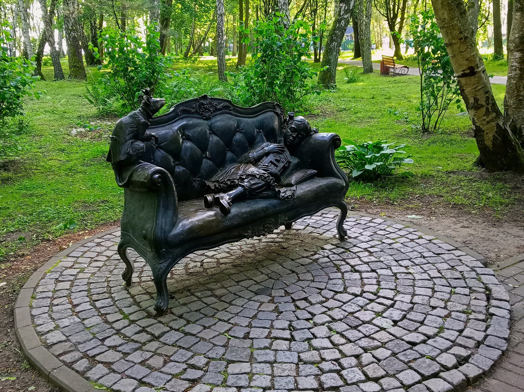 Sculptural Composition Sleeping Marie-斯韦特洛戈尔斯克必去景点