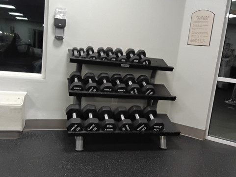 萨吉诺智选假日套房酒店主图