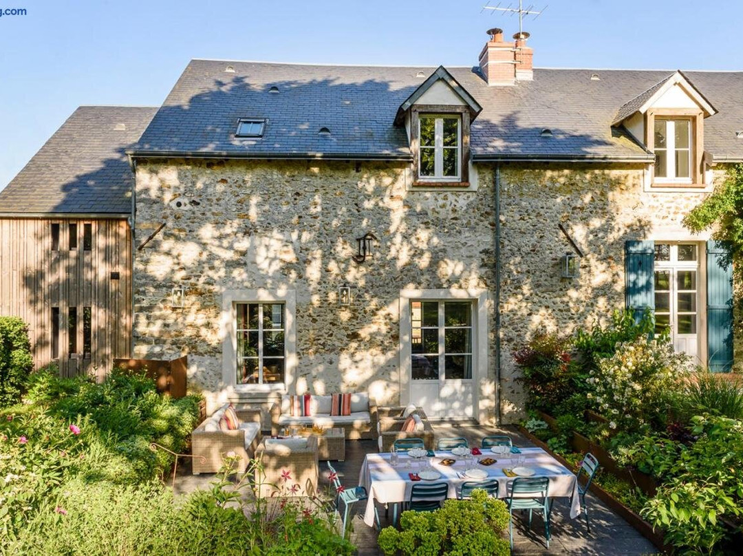 Villeneuve Les Fourches
