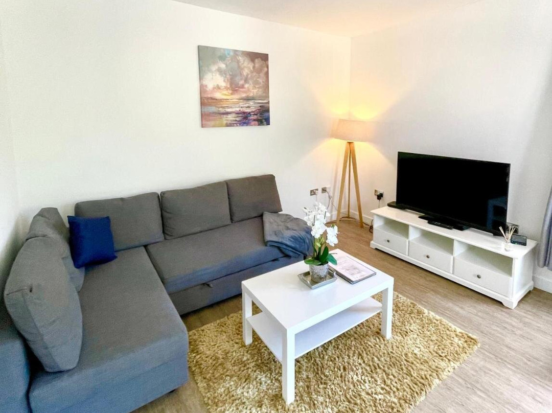 La Fontaine Court Apartments by Aldershot Short Stays