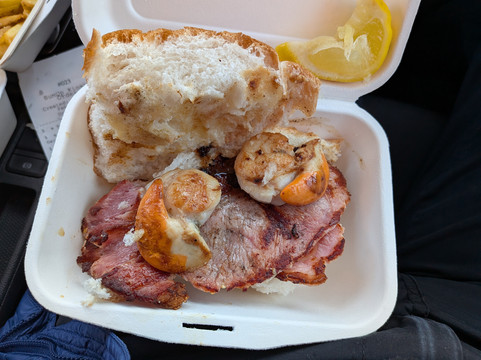 Creel & Reel Seafood Trailer