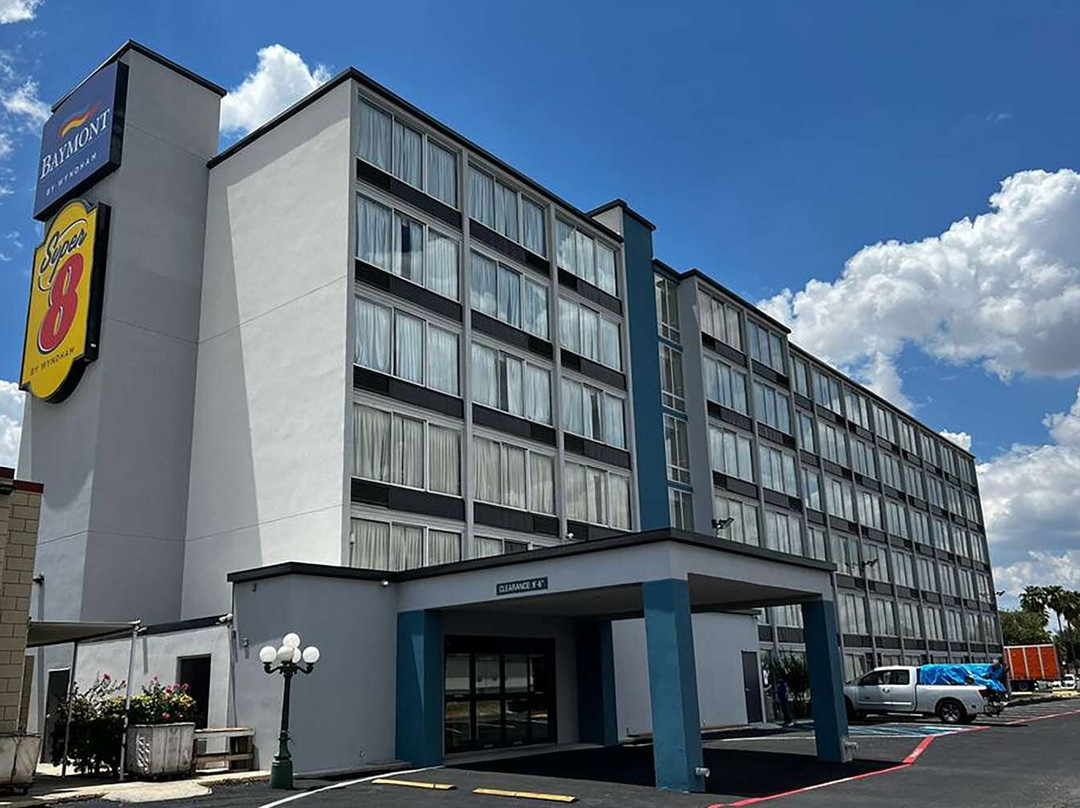 拉雷多温德姆速8酒店