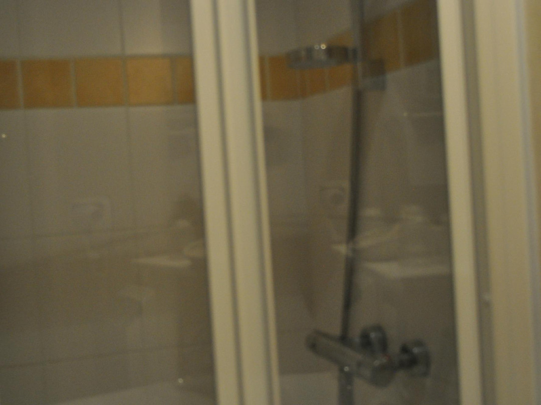 巴黎之家酒店主图