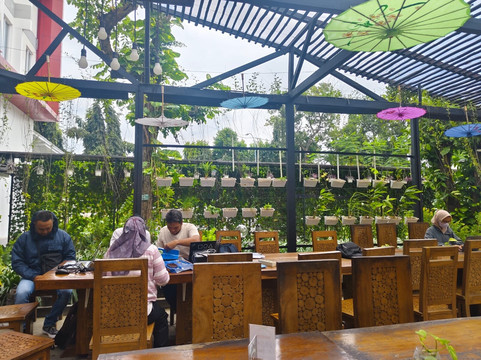 美特兰酒店芝勒朋主图