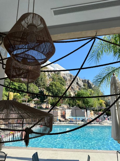 Finas Hotel & Apartments-官方