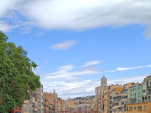 Pont de Pedra-赫罗那必去景点