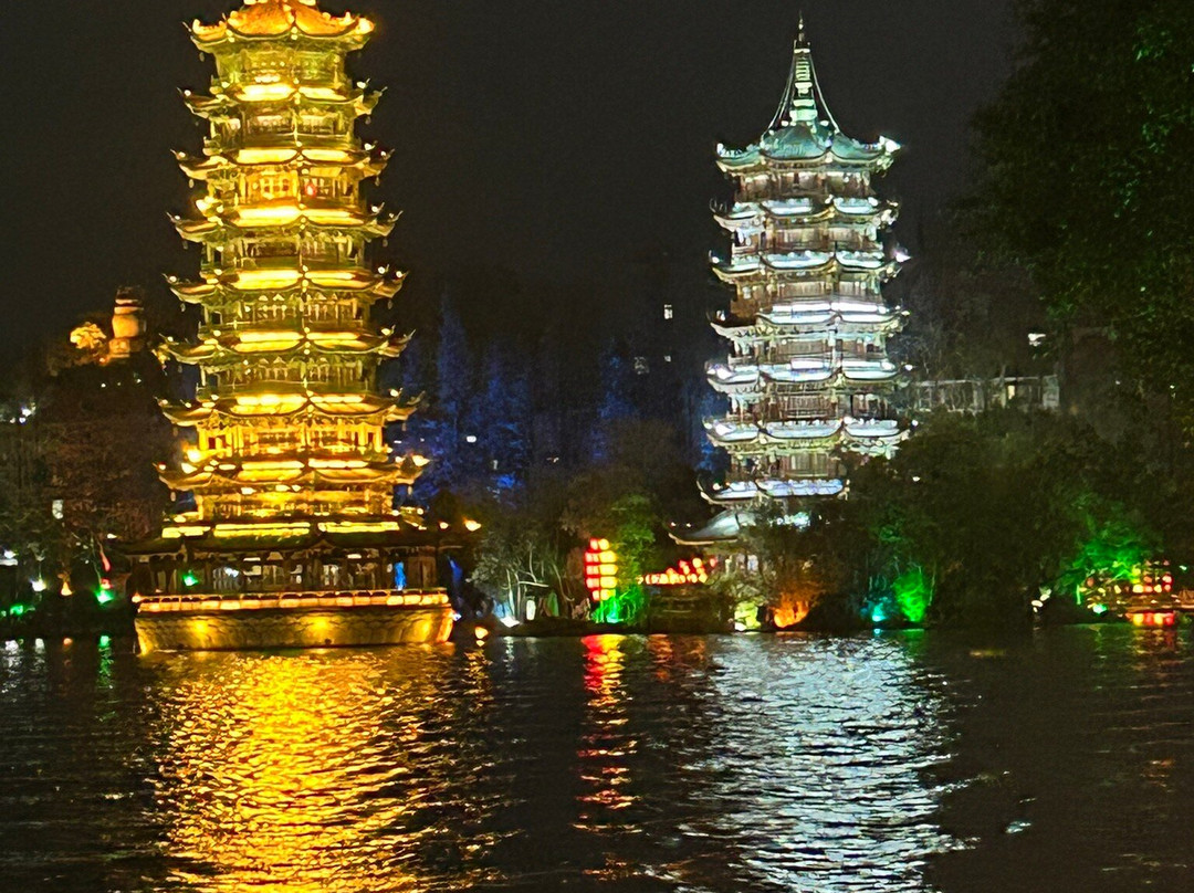 日月双塔文化公园-桂林市必去景点