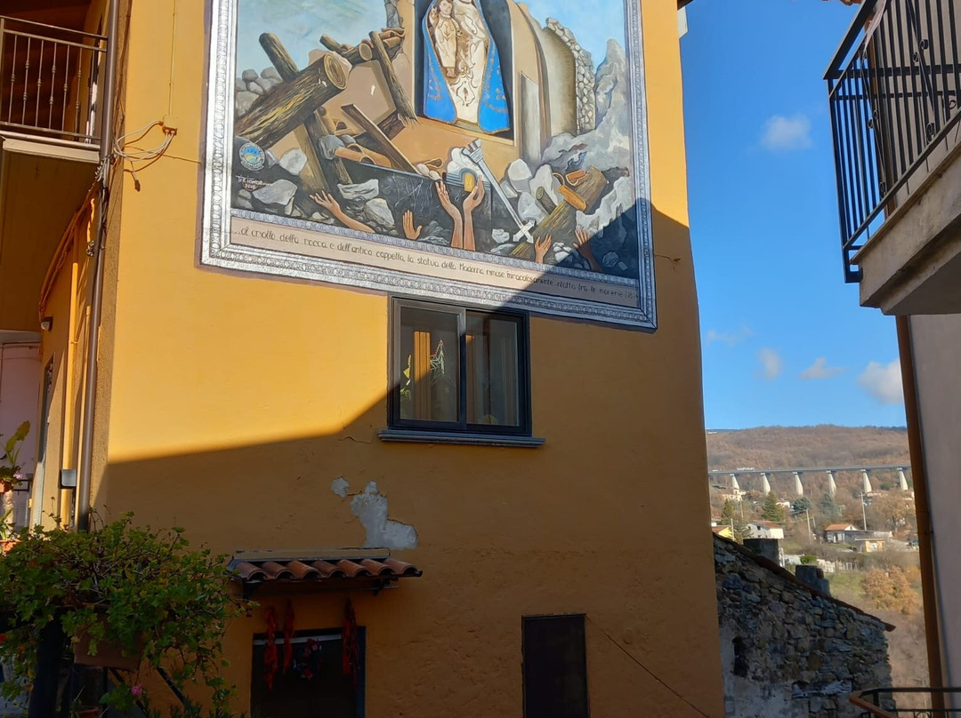 Murales-Satriano di Lucania必去景点