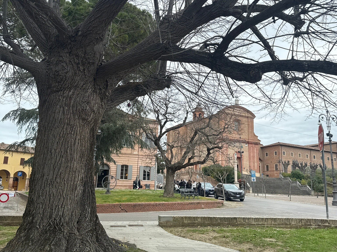 Teatro Petrella-Longiano必去景点
