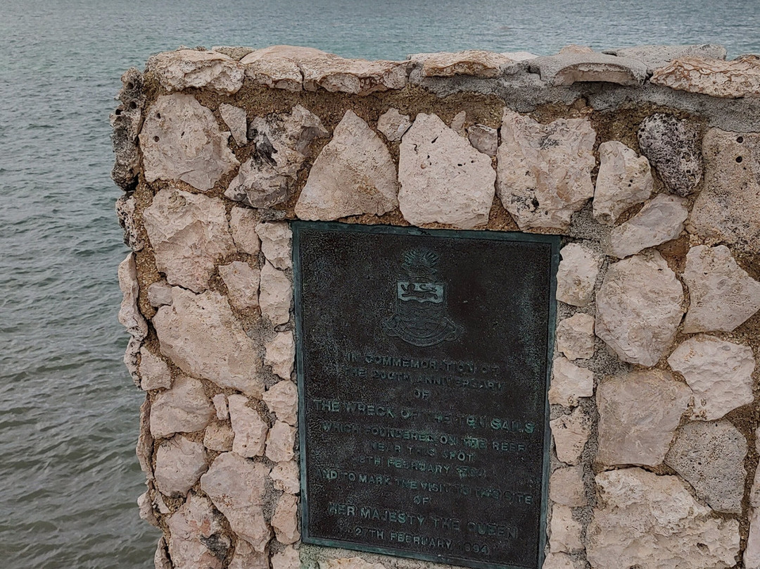 Wreck of the Ten Sail Memorial-East End必去景点
