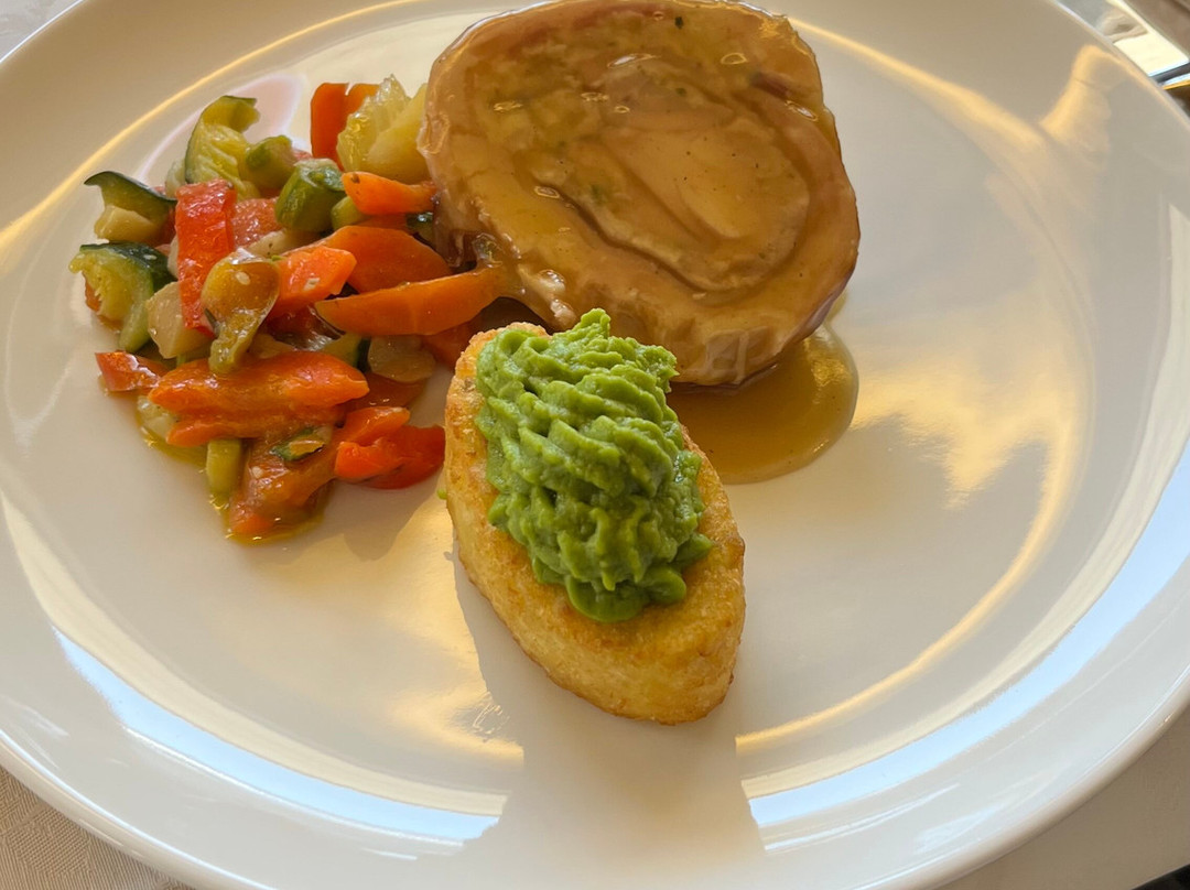 雪绒花酒店主图