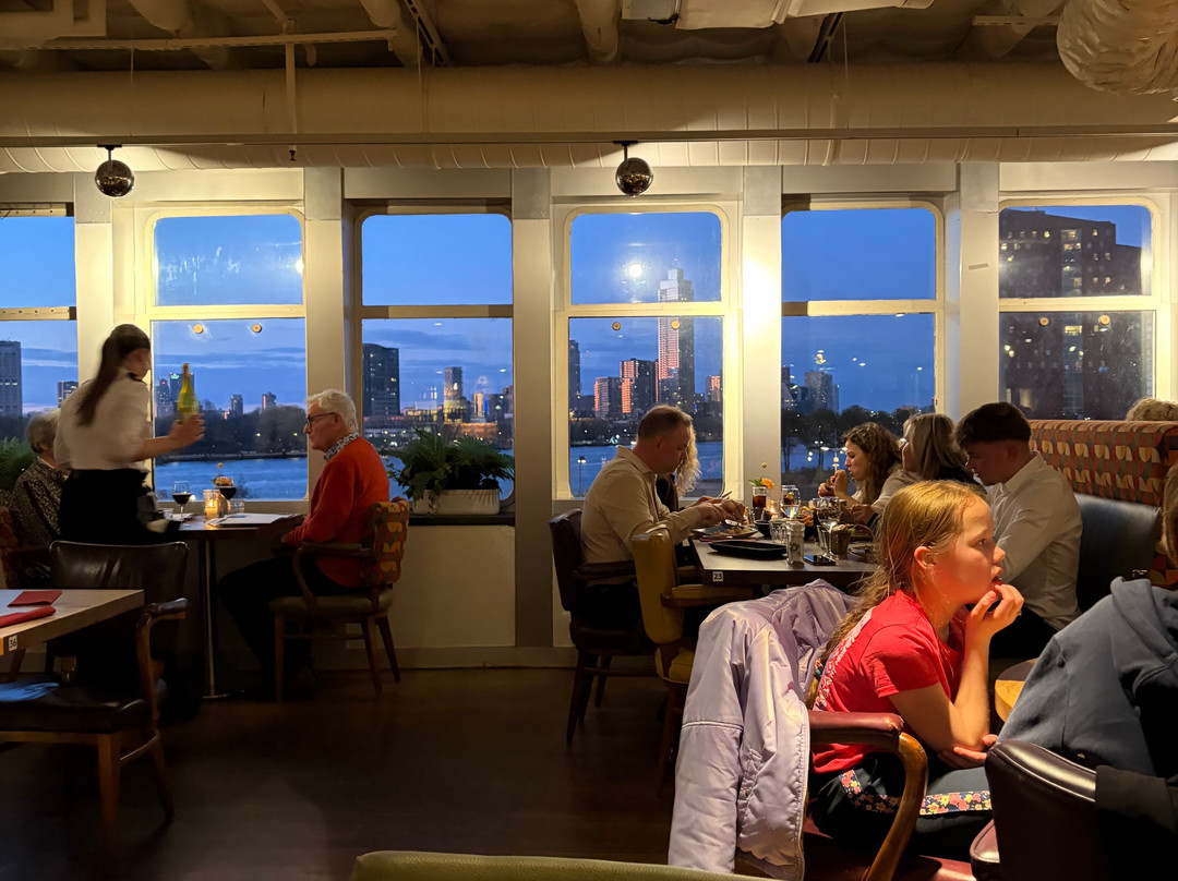 ss鹿特丹酒店主图