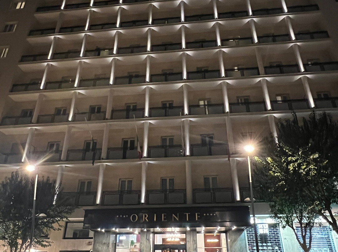 神韵大酒店主图
