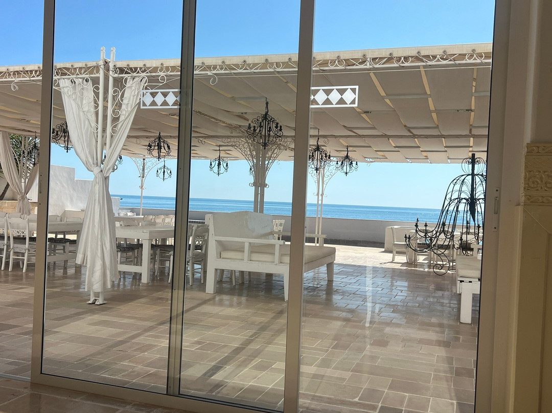 房子和母马酒店主图