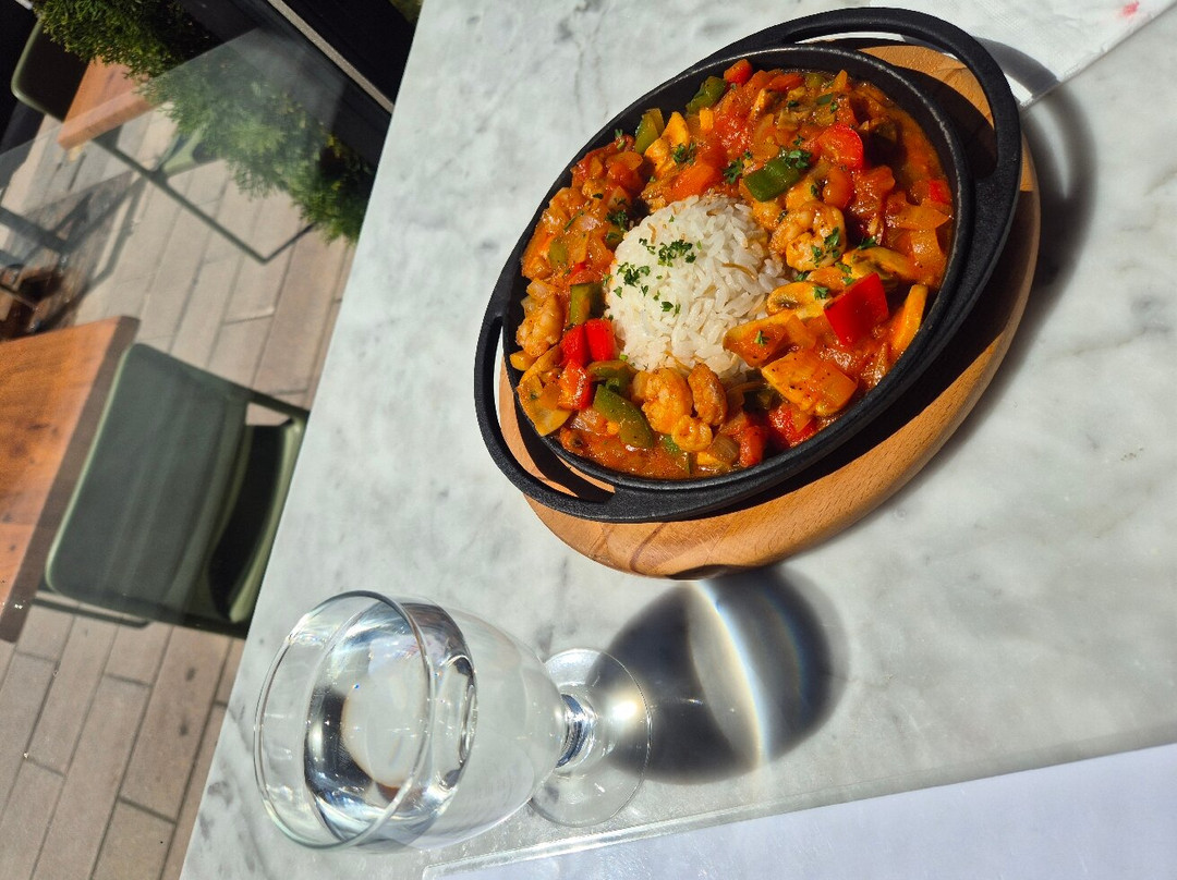 A La Istanbul Turkish Cuisine
