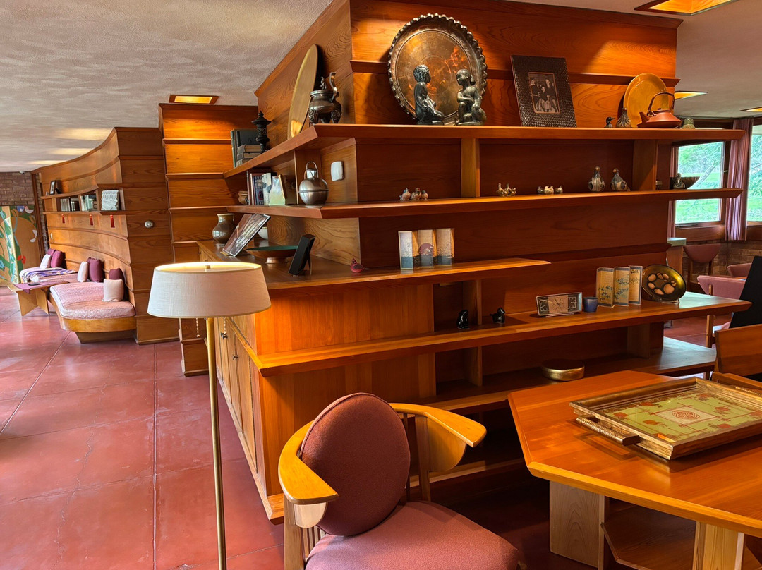 Frank Lloyd Wright's Laurent House-罗克福德必去景点