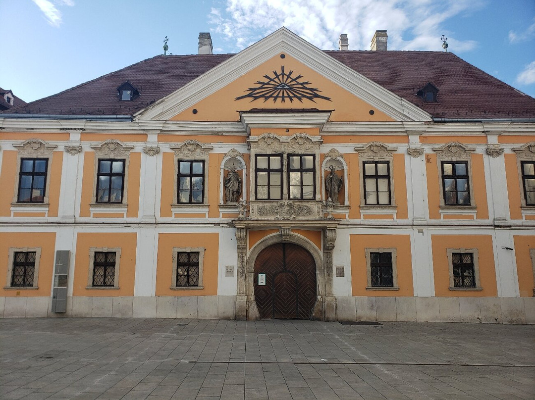 Gyor Old Town Area-焦尔必去景点
