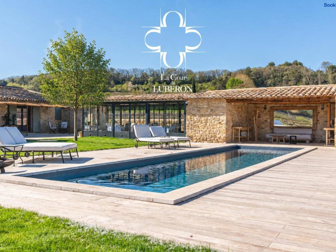 La cour du Luberon