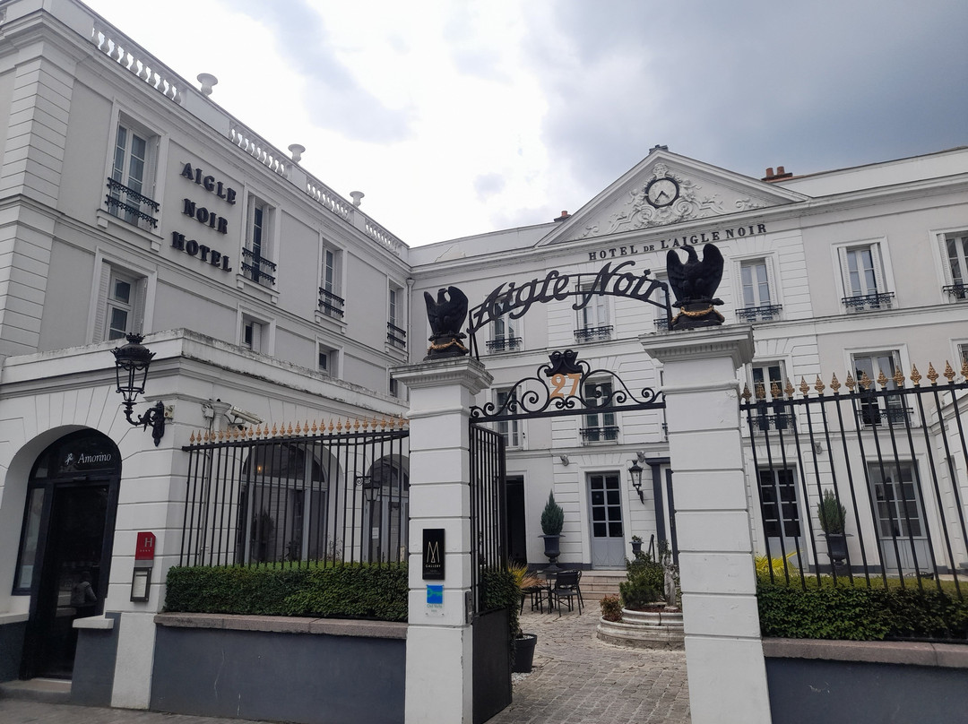 黑鹰枫丹白露美憬阁酒店主图