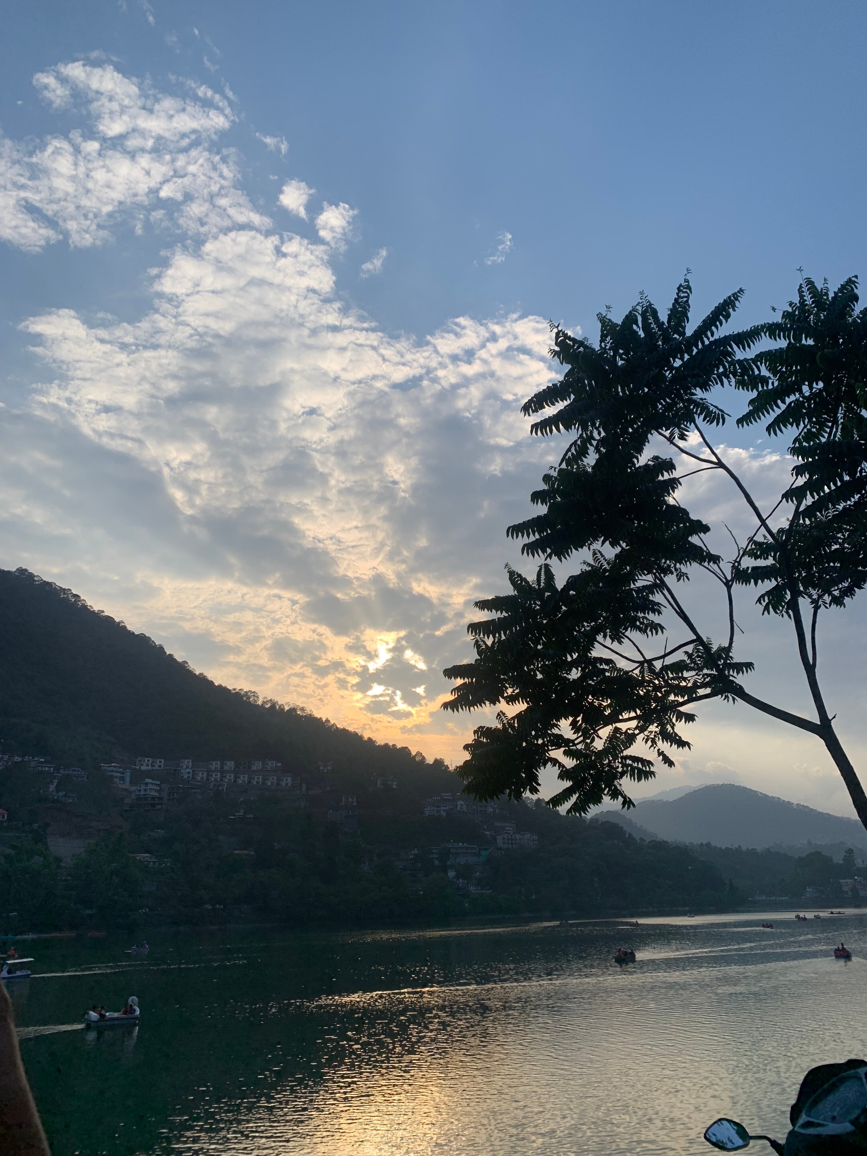 哈什卡尔酒店-旅行者