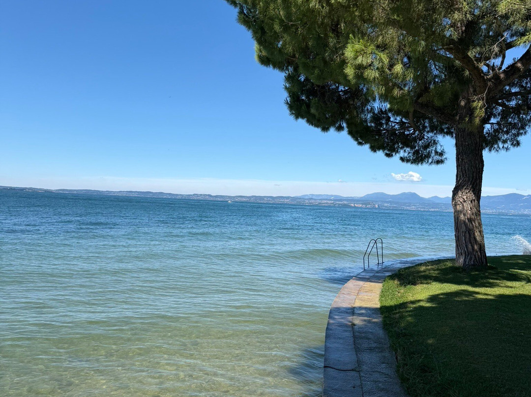 Lido Mirabello Beach-巴尔多利诺必去景点