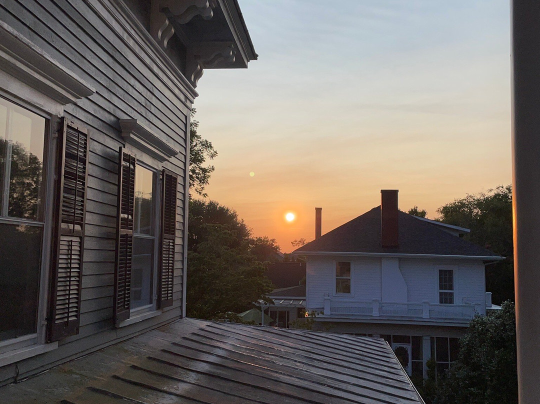 Elmwood 1820 Bed & Breakfast Inn主图