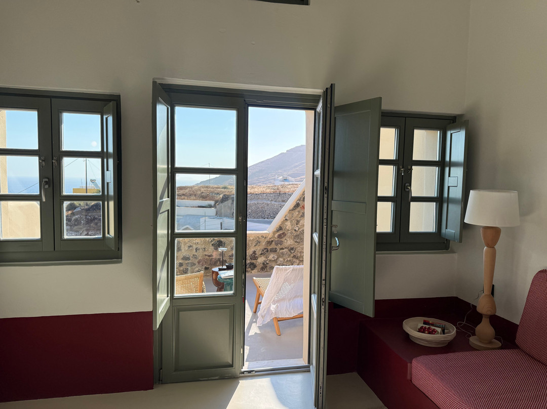 Neema Maison Finikia Santorini