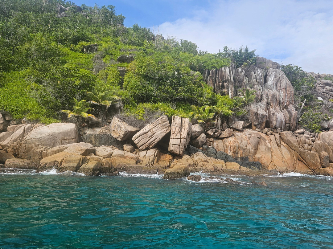 Belle Petra Boatcharter-La Passe必去景点