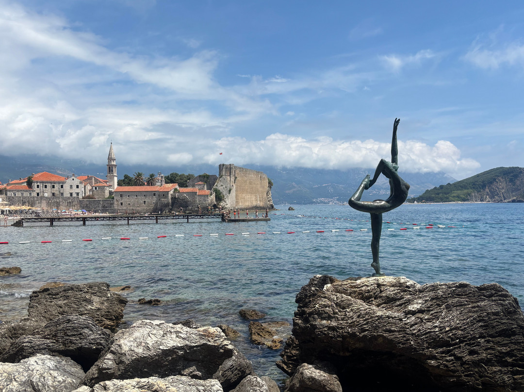 Budva Dancing girl-布德瓦必去景点