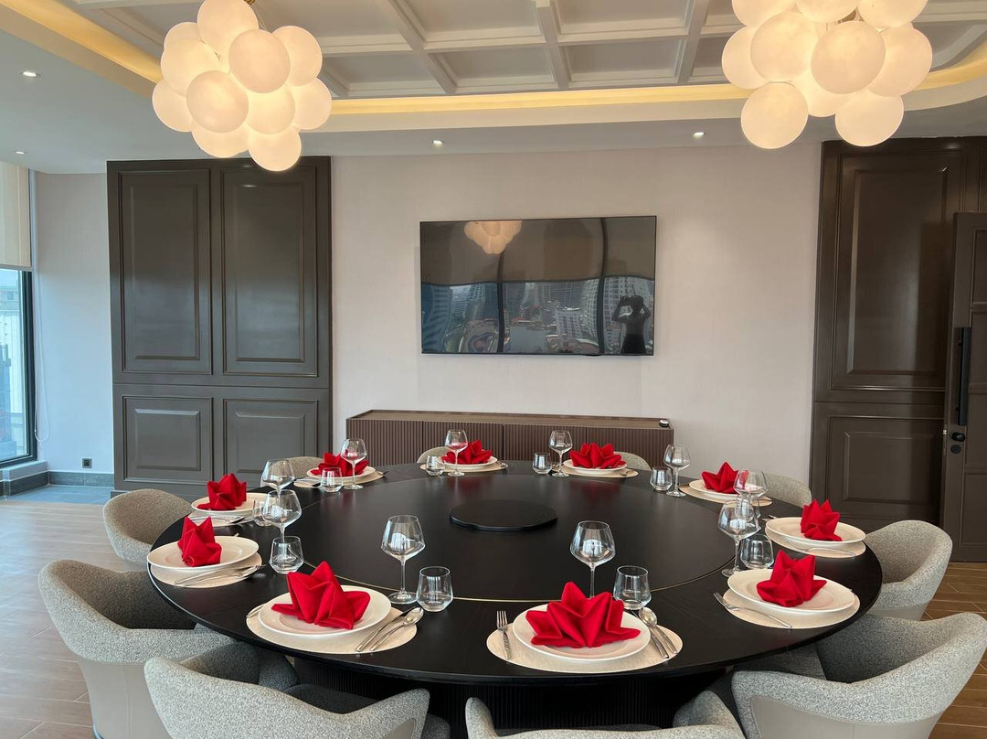 Champs Elysees Hotel & Suites