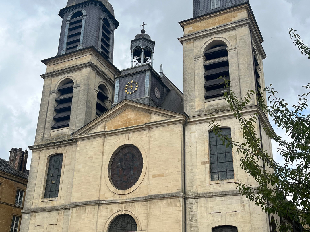 Eglise Saint-Charles-Borromée-Sedan必去景点