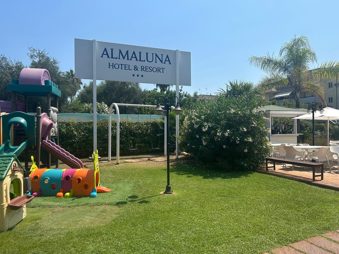 Almaluna Hotel & Resort主图