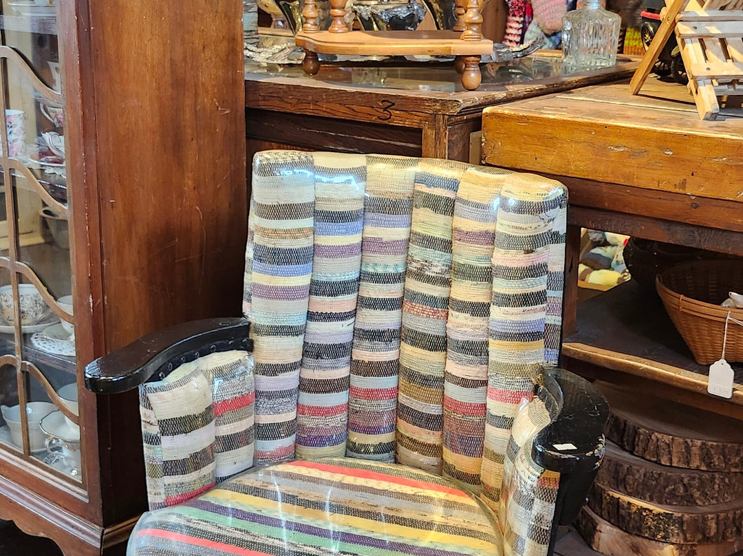 Le Phare, magasin général