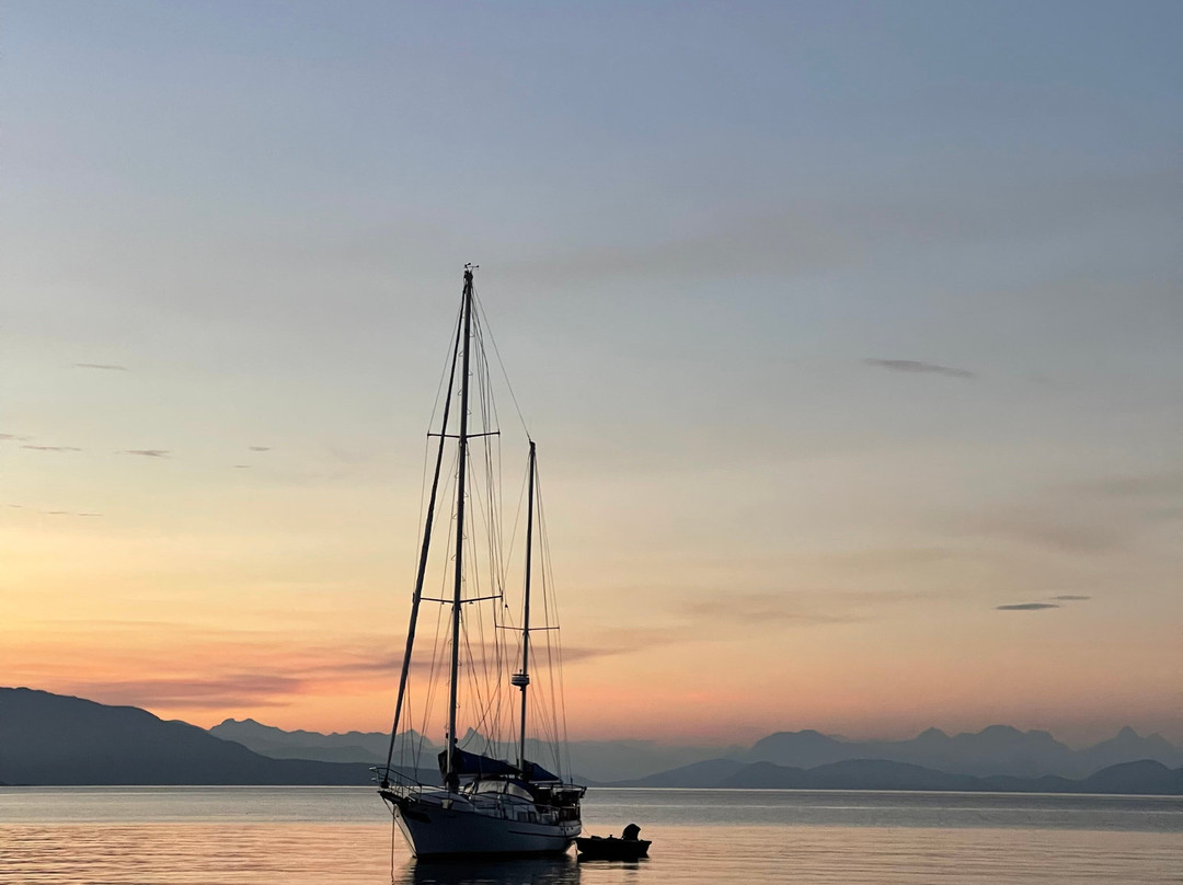Mid-Island Sailing Adventures-Nanoose Bay必去景点