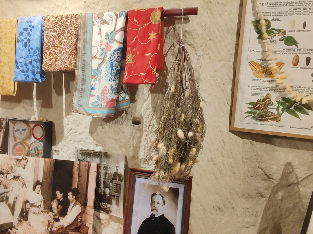La Magnanerie, site troglodytique-Bourre必去景点