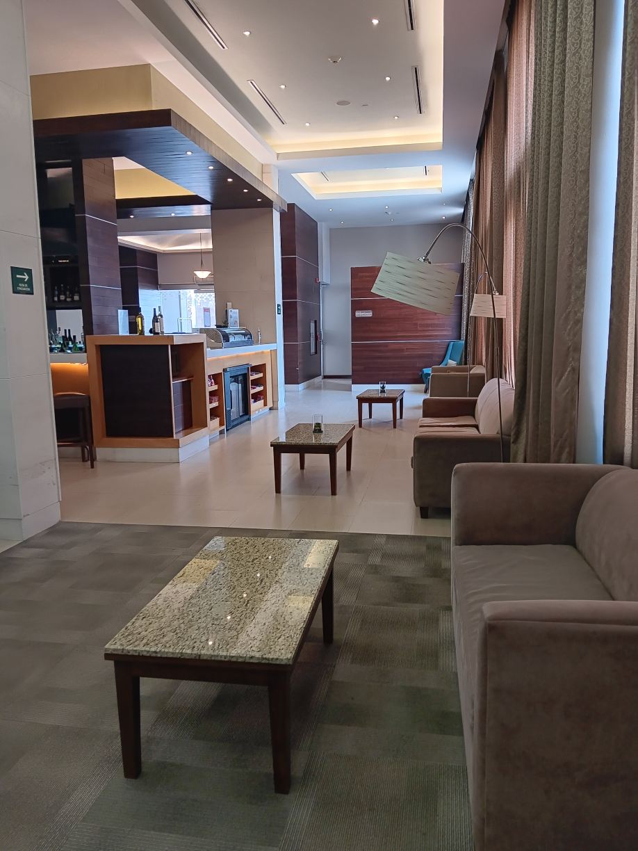 思劳阿罗普欢朋酒店-旅行者