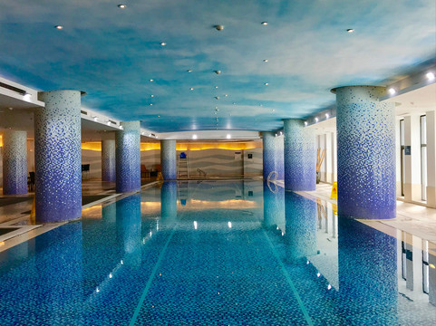 天津滨海皇冠假日酒店主图