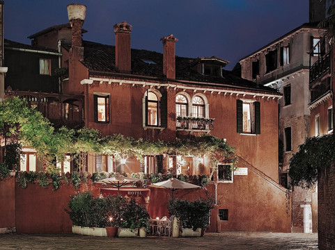 拉卡达菲奥瑞塔酒店主图