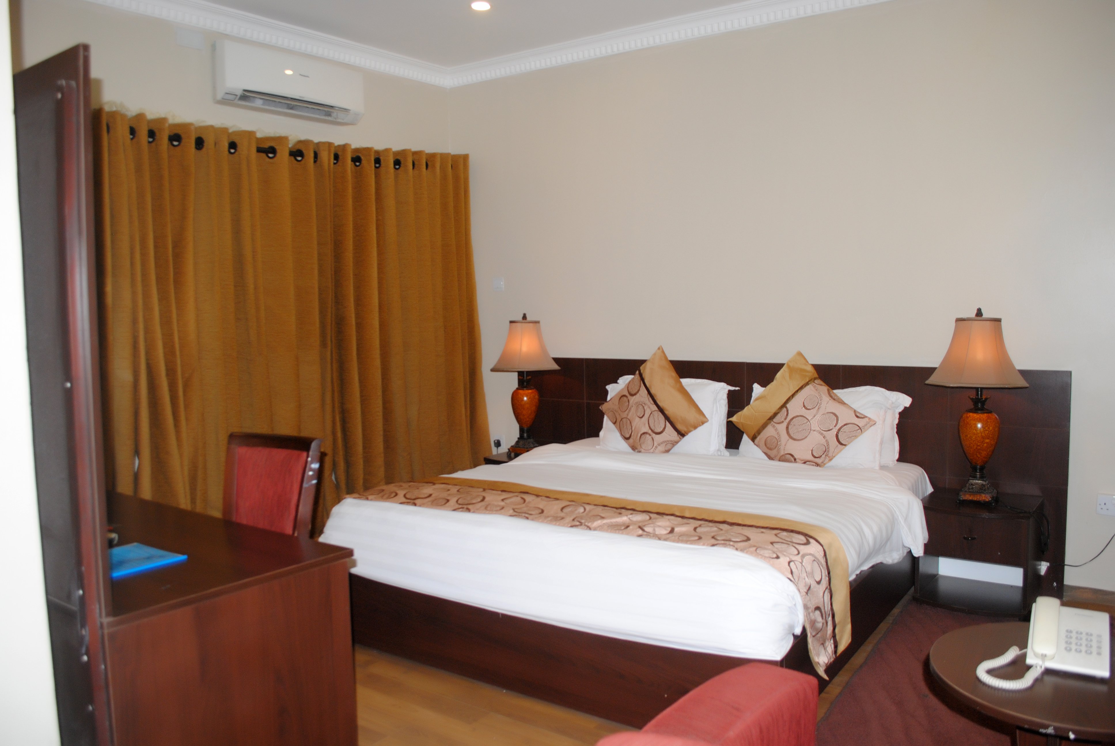 Grand Inn & Suites-官方