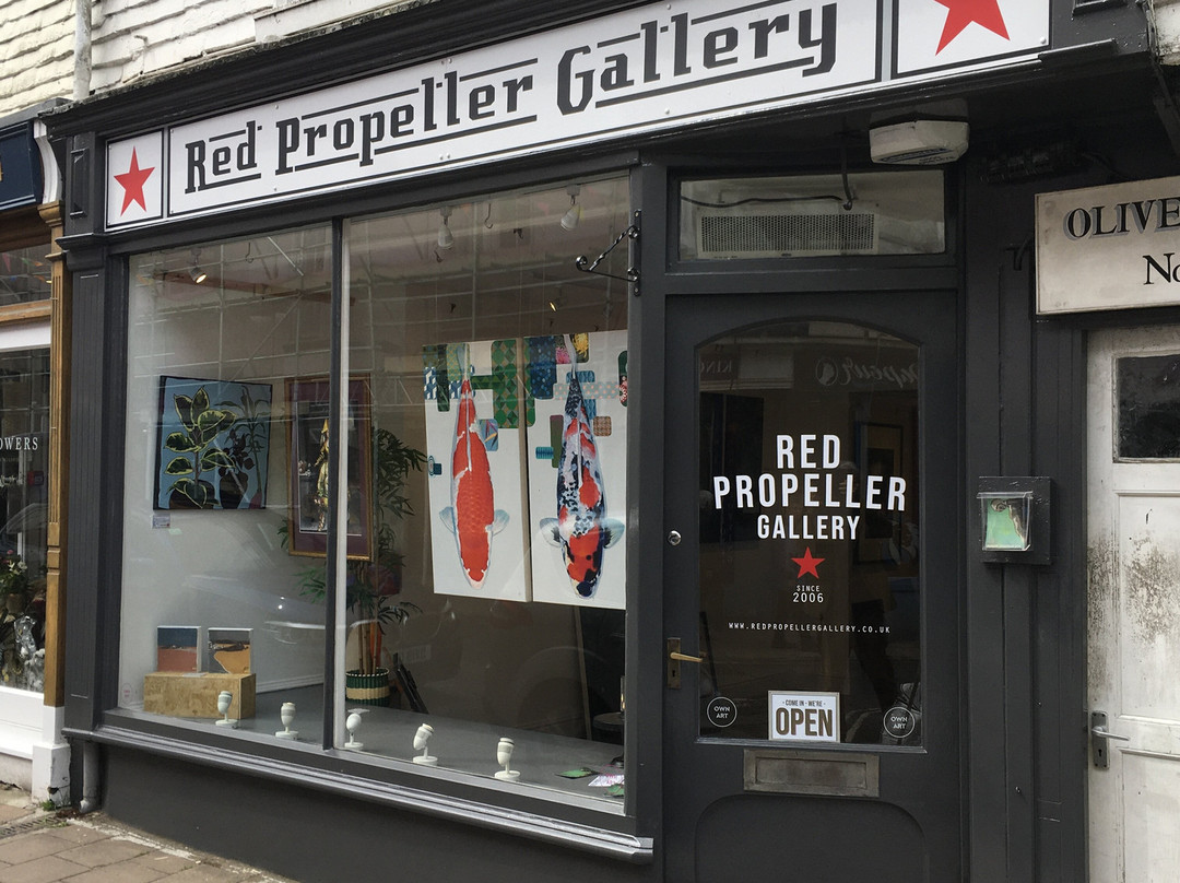 Red Propeller Gallery景点图片