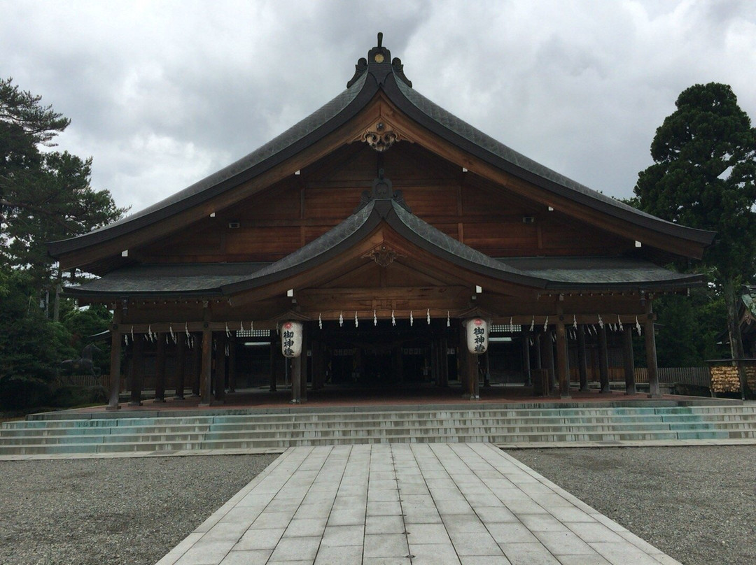 Toyama Gokoku Shrine景点图片
