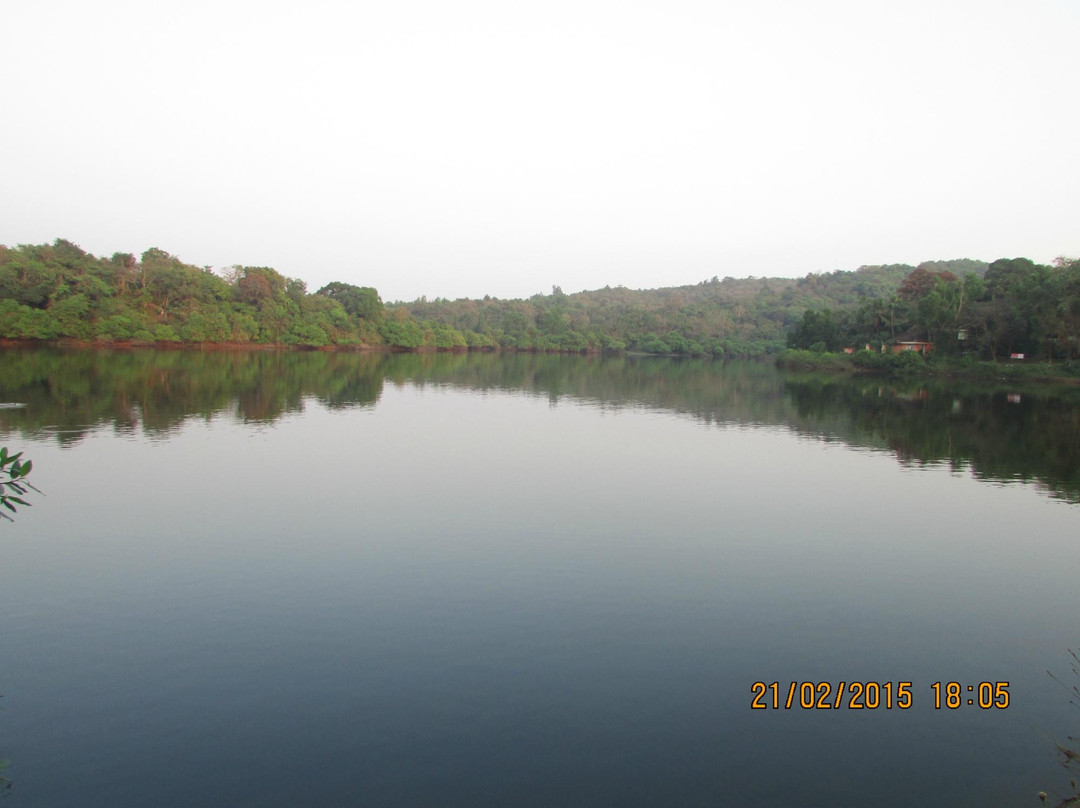 Mayem Lake景点图片