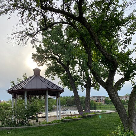 Fox River Bike Trail-圣查尔斯必去景点