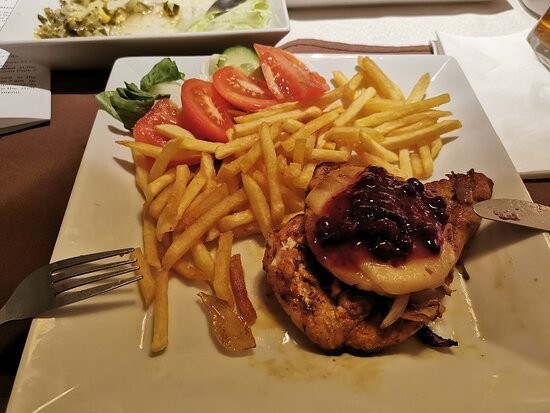 Wegierska Gorka酒店住宿-Hotel Restauracja Beskid