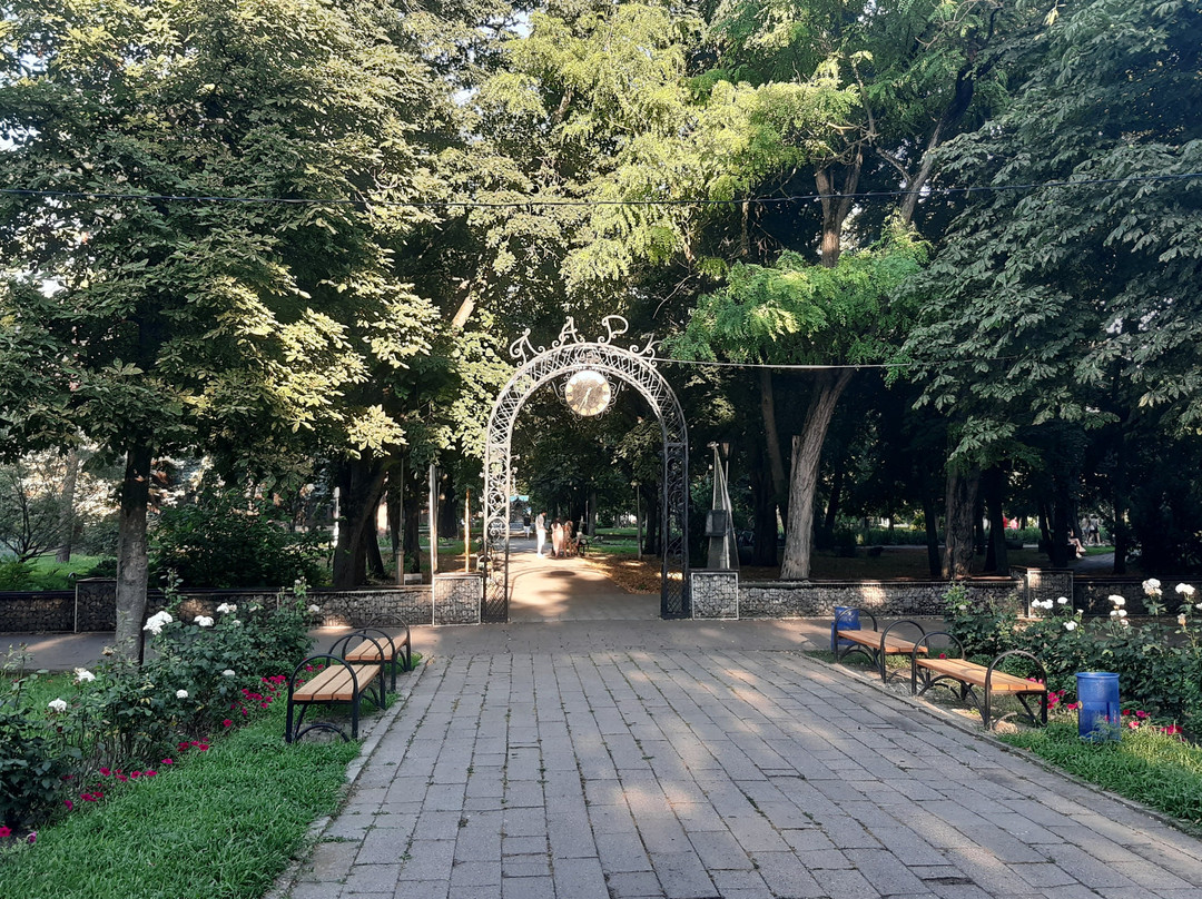 Y. Gagarina park-Bryukhovetskaya必去景点