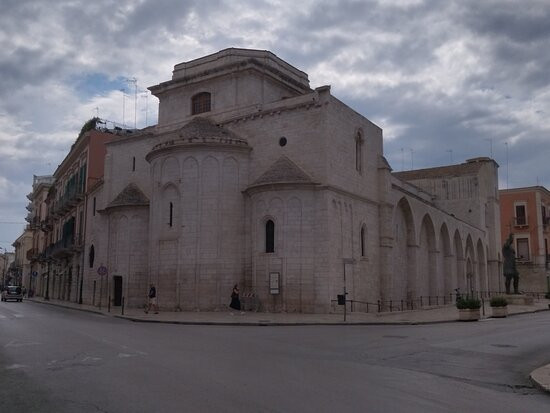 Basilica del Santo Sepolcro-Barletta必去景点