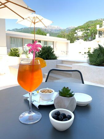 Avanti Hotel & Spa主图